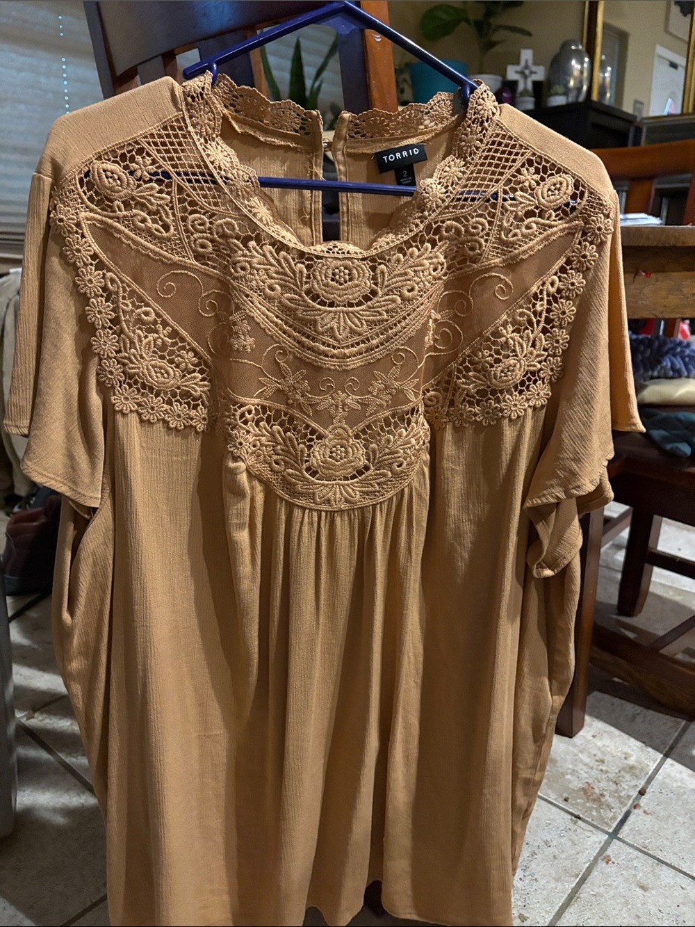 Torrid Biscuit Crinkle Gauze Crochet Lace Flutter Sleeve Blouse size 2x